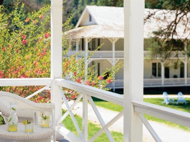 Wawona Hotel *